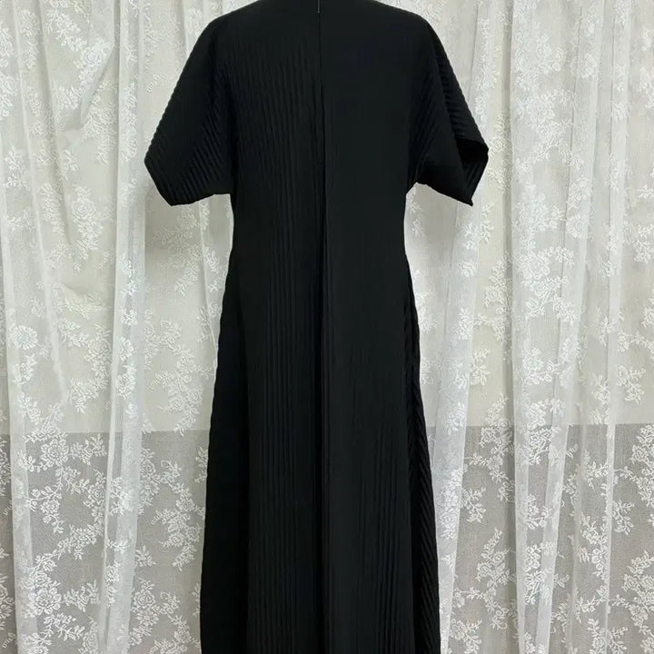 [SOLD OUT] S) 코스 COS 플리티드 미디 티셔츠 원피스 블랙
