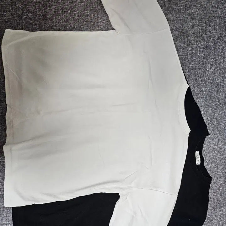 [SOLD OUT] 로엔 긴팔티셔츠(블랙,화이트)