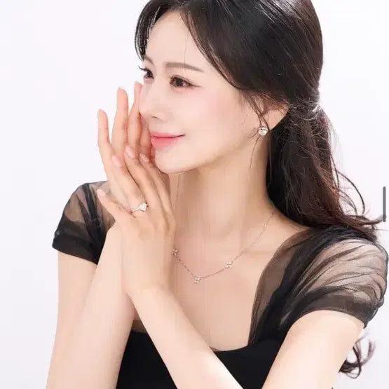 [BUNJANG] 새상품) 이부베 릴리 슬리브리스 반팔 티 화이트, 블랙 / 새상품) 이부베 릴리 슬리브리스 반팔 티 화이트