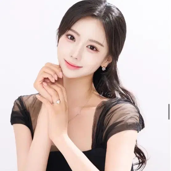 [BUNJANG] 새상품) 이부베 릴리 슬리브리스 반팔 티 화이트, 블랙 / 새상품) 이부베 릴리 슬리브리스 반팔 티 화이트