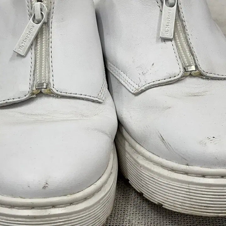 [BUNJANG] Dr. Martens Orian Low Slip-on Shoes UK8 / 닥터마틴 오리안 로우 슬립온 신발 UK8 X00301