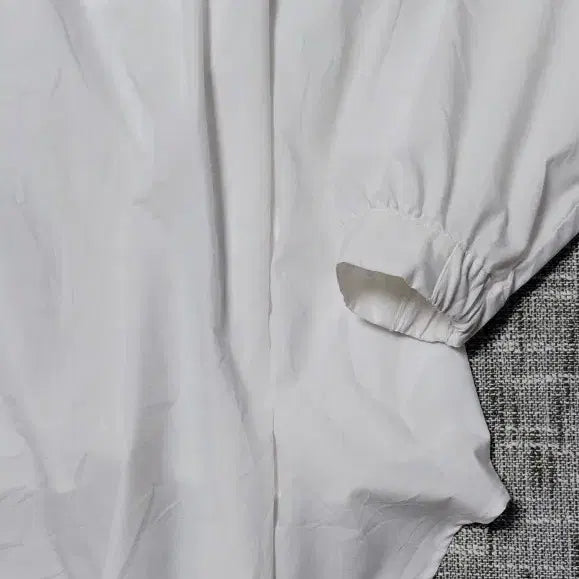 [BUNJANG] [LL] ISHIKAWA LABO x HITOMI 레이스 콤비 블라우스 / [LL] ISHIKAWA LABO x HITOMI 레이스 콤비 블라우스