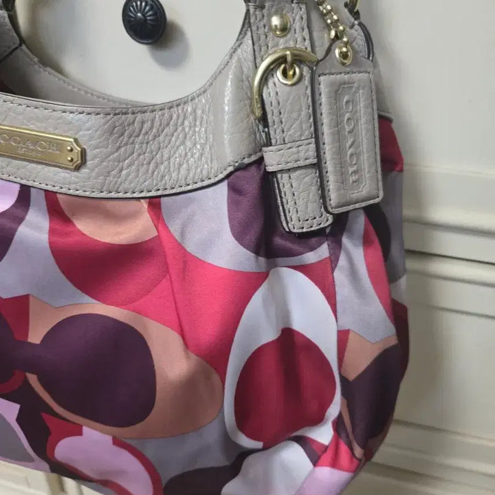 [BUNJANG] Coach Signature Pattern Shoulder Bag / 코치 시그니처 패턴 숄더백