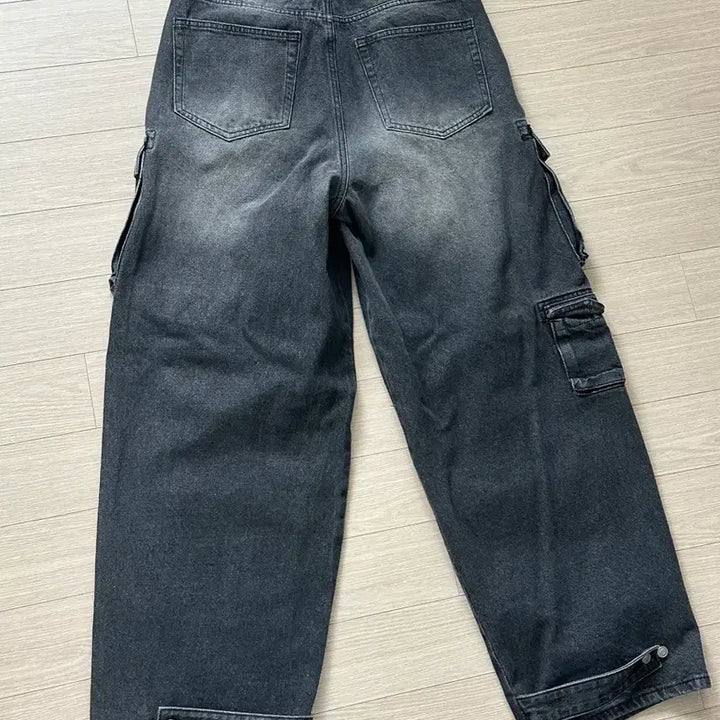[BUNJANG] KOSIHARU Pigment Multi Cargo Denim Pants / 코시하루 피그먼트 멀티 카고 데님 팬츠