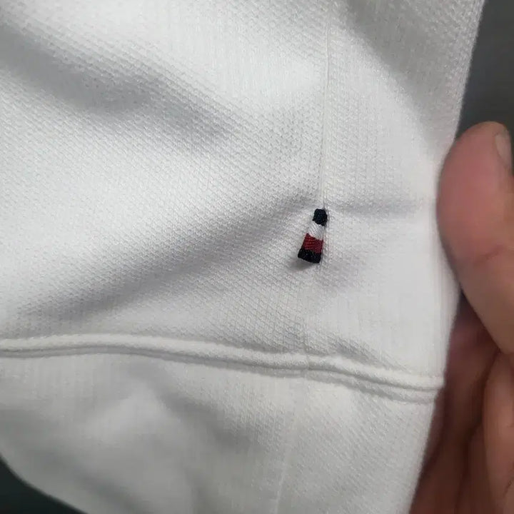 [BUNJANG] Tommy Hilfiger White Half-Neck Sweatshirt / 타미힐피거 화이트 하프넥 맨투맨xxl
