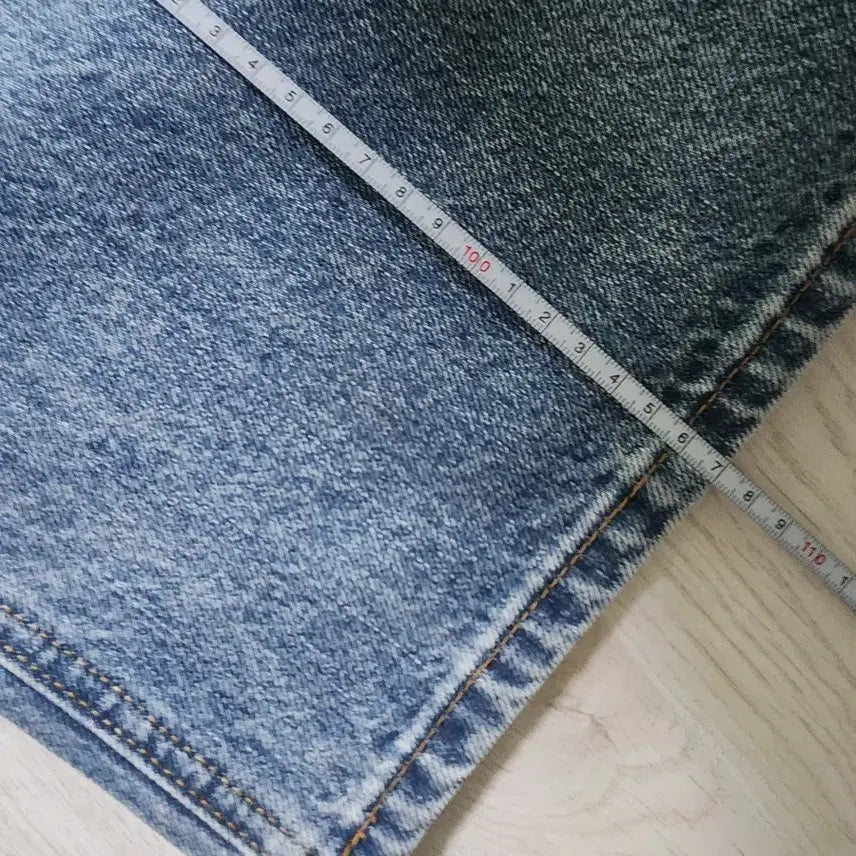 [BUNJANG] Denim Wide Jeans &amp; White Puff Sleeve Top Bundle / 새상품))   데님 와이드 청바지 연청. 새상품))  흰색퍼프티