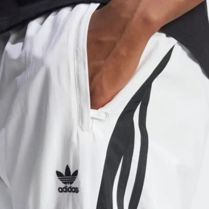 [BUNJANG] Adidas Windbreaker Pants L / 새상품) 아디다스 바람막이 팬츠 파워정품 L