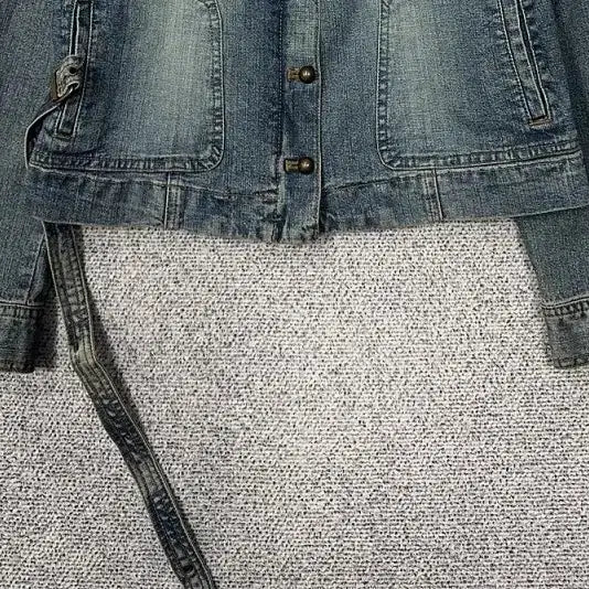 [BUNJANG] Vintage Y2K Washed Denim Jacket (Size 100) / 빈티지 워싱 Y2K 디테일 차이나넥 데님 자켓 100