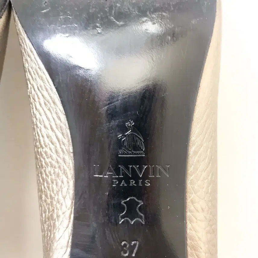 [BUNJANG] LANVIN Paris Silver Pumps / [EU37] 랑방 LANVIN Paris 실버 펌프스