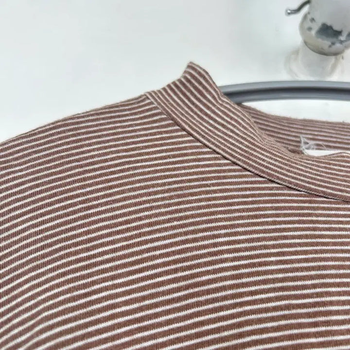 [BUNJANG] Striped Brown Half-Turtle Neck T-shirt / 스트라이프 브라운 반폴라티