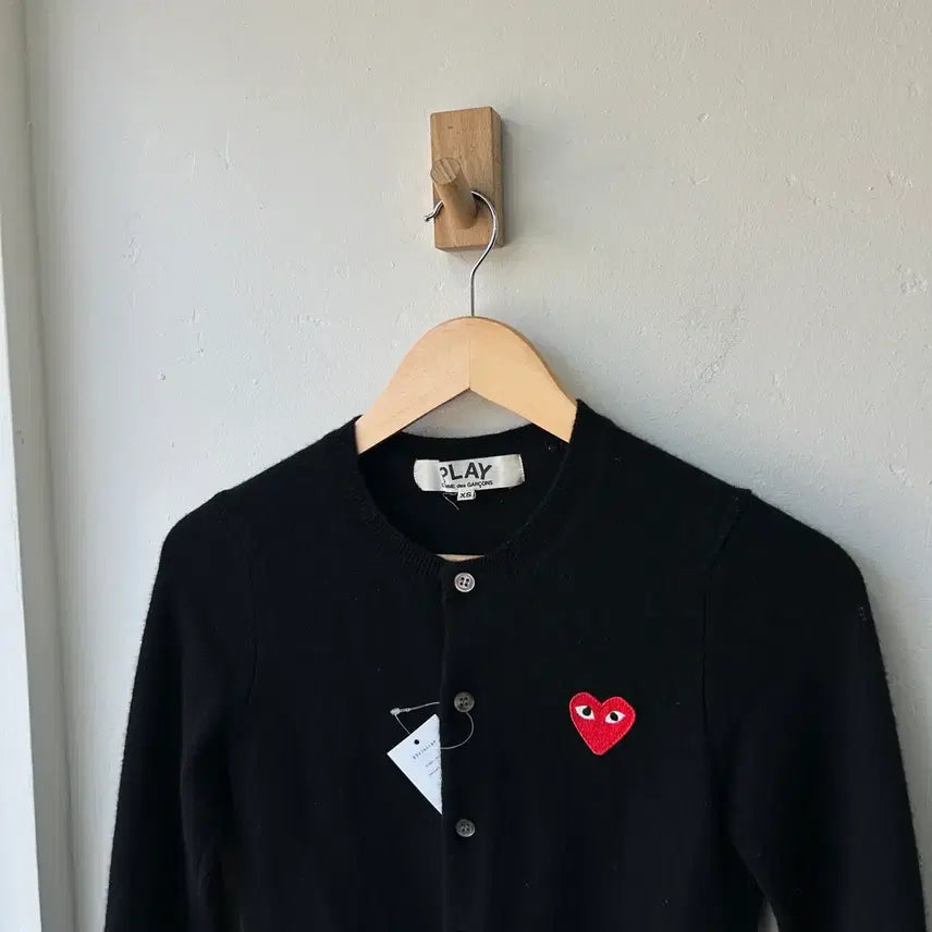 [BUNJANG] Comme des Garcons Red Emblem Wool Cardigan / 16787 - 꼼데가르송 레드 와펜 울 가디건 (울 100%)