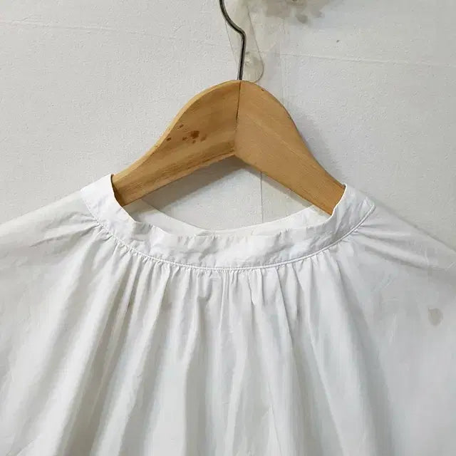 [BUNJANG] Uniqlo Shirring Blouse White / 유니클로 셔링 블라우스 화이트