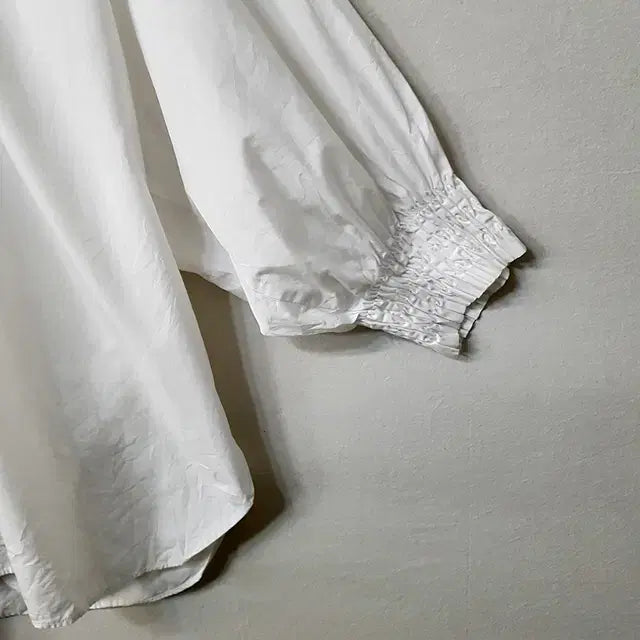 [BUNJANG] Uniqlo Shirring Blouse White / 유니클로 셔링 블라우스 화이트