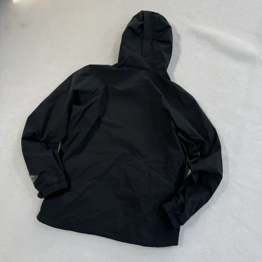 [SOLD OUT] M 컬럼비아 고프코어 바람막이 0423T