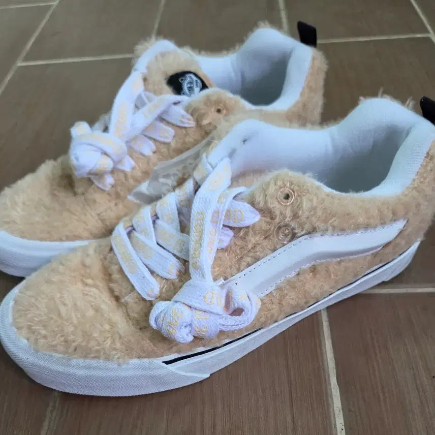 [SOLD OUT] 새상품)반스 올드스쿨 퍼 스니커즈 베이지