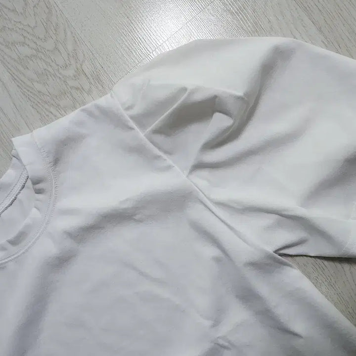 [BUNJANG] 새상품))   퍼프 반팔 티셔츠 화이트 / 새상품))   퍼프 반팔 티셔츠 화이트