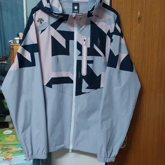 [SOLD OUT] 데상트 러닝에코  바람막이 자켓.105