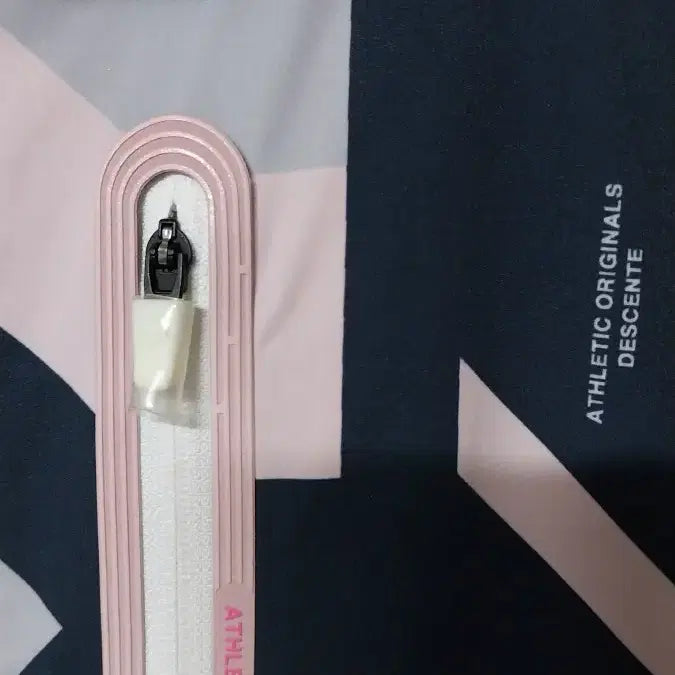 [SOLD OUT] 데상트 러닝에코  바람막이 자켓.105