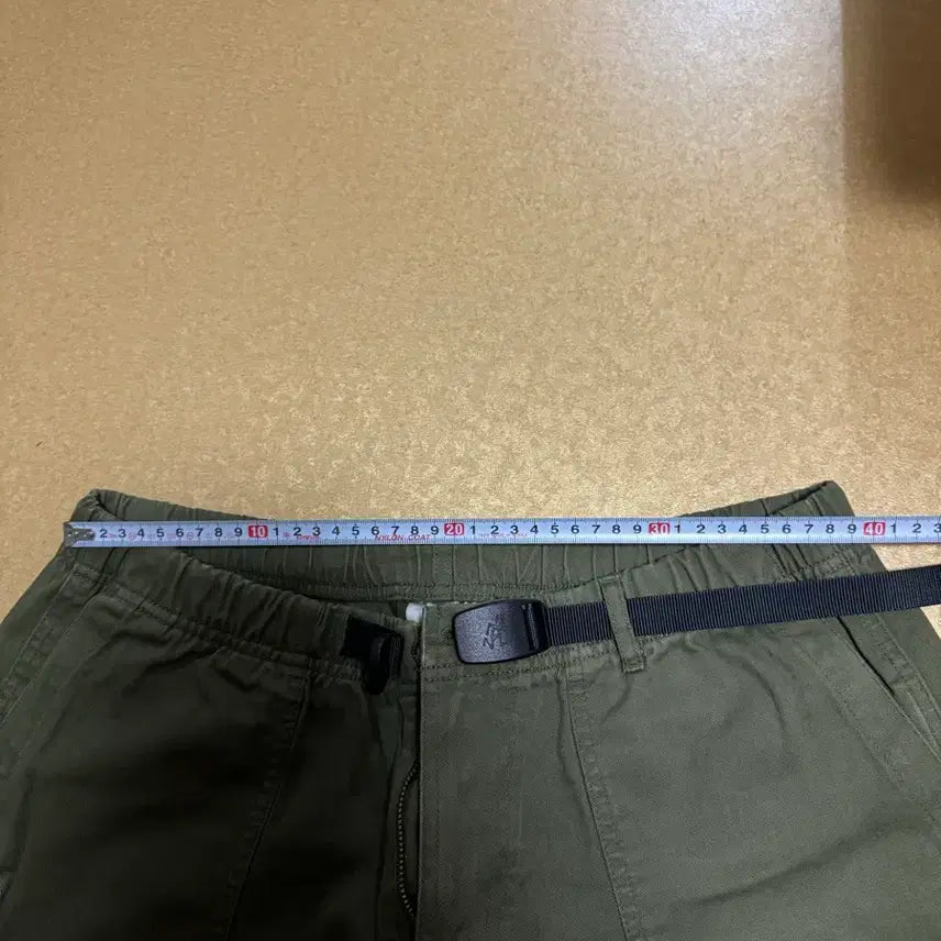 [SOLD OUT] 그라미치 루즈 테이퍼드 팬츠 L사이즈 올리브