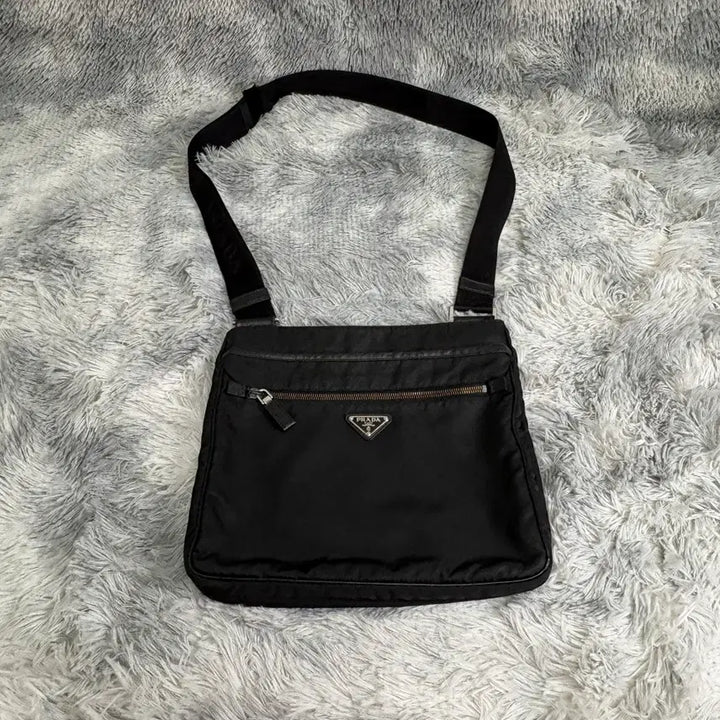 [BUNJANG] Prada Re-Nylon Crossbody Bag Black / [OS] 프라다 리나일론 크로스백 블랙