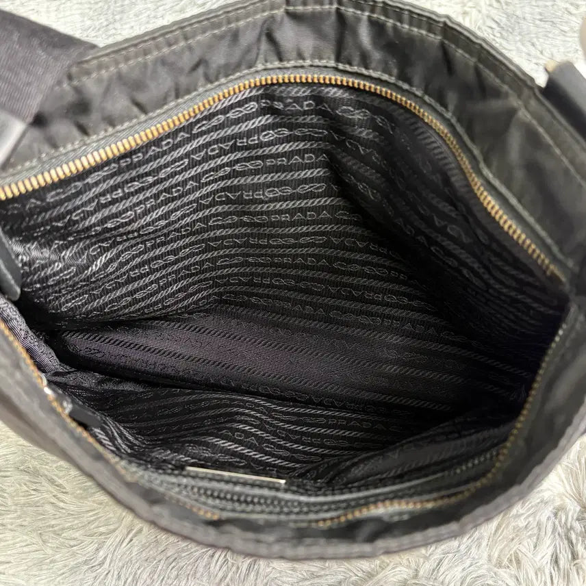 [BUNJANG] Prada Re-Nylon Crossbody Bag Black / [OS] 프라다 리나일론 크로스백 블랙