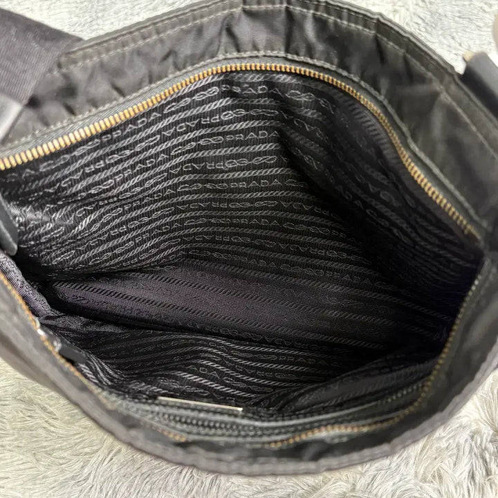 [BUNJANG] Prada Re-Nylon Crossbody Bag Black / [OS] 프라다 리나일론 크로스백 블랙