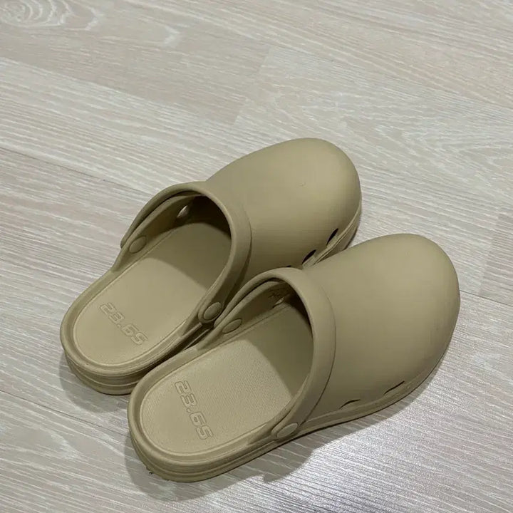 [BUNJANG] 23.65 Clog Slippers Beige 240 / 23.65 클로그 슬리퍼 베이지 240