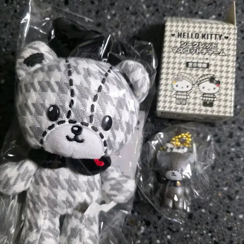 [BUNJANG] Sanrio Hello Kitty 51st Anniversary Mono Tiny Charm Set / 키티 51주년 모노 타이니참 세트