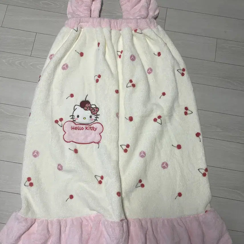 [BUNJANG] Hello Kitty Towel Robe / 헬로키티 타올 가운