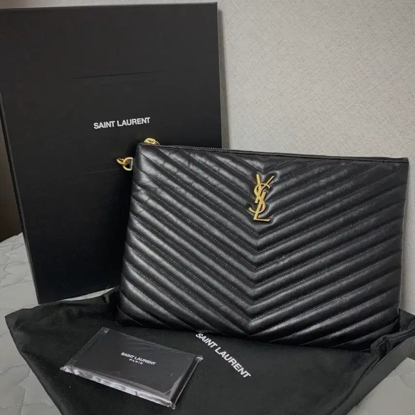 [BUNJANG] Saint Laurent Matelassé Clutch Black Gold Hardware / 생로랑 마틀라세 클러치 블랙 금장