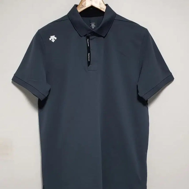 [SOLD OUT] 데상트 기능성 반팔 카라티 100사이즈 차콜그레이