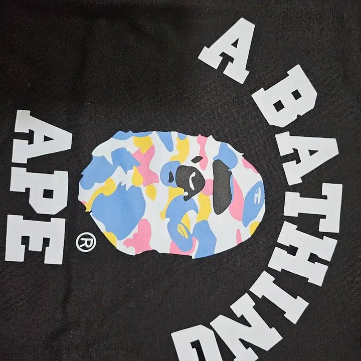 [BUNJANG] 베이프 A Bathing Ape 블랙 반팔티ㅡ새제품 / 베이프 A Bathing Ape 블랙 반팔티ㅡ새제품