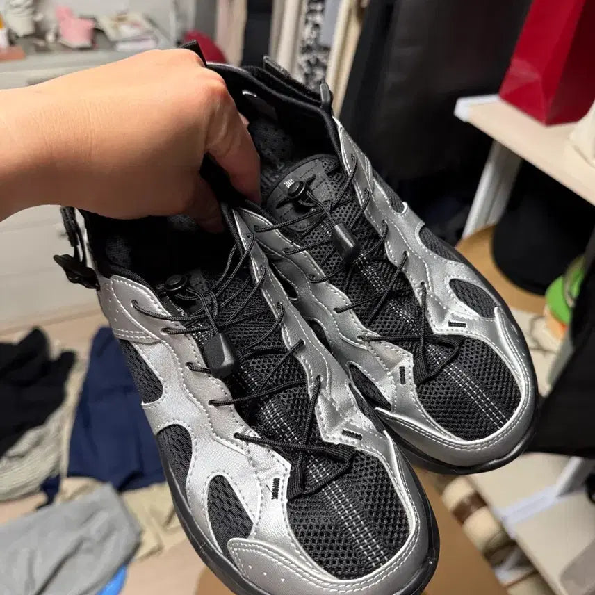 [SOLD OUT] 뉴발란스 케이브 샌들 (260)