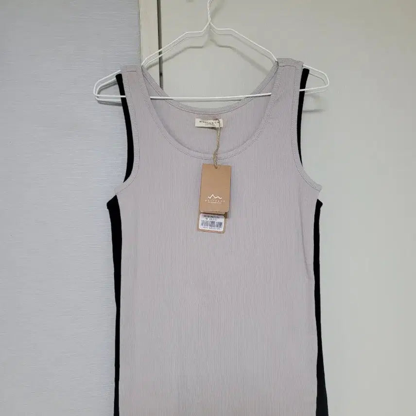 [BUNJANG] Moccasom M Size Tank Top Bundle Set / 나시 일괄 m사이즈 (moccasom 모카썸 나시 블랙, 그레이)