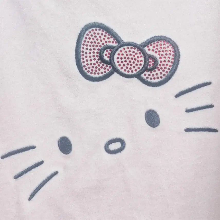 [BUNJANG] Vingirl x Hello Kitty Velvet Set Up / !가격 제안O! vingirl hello kitty 벨벳 셋업 일브 대장