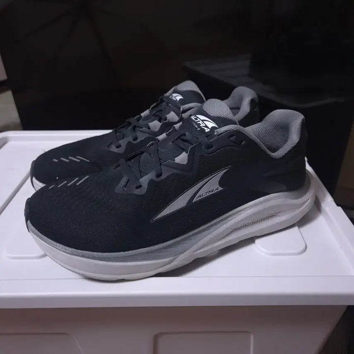 [SOLD OUT] 정품 알트라 패러다임 8 280 명품 런닝화