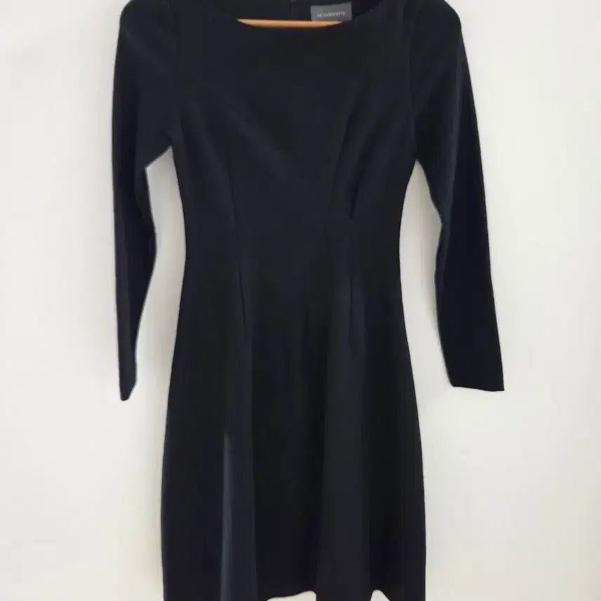 [BUNJANG] The Silhouette Dress / 더 실루엣 원피스