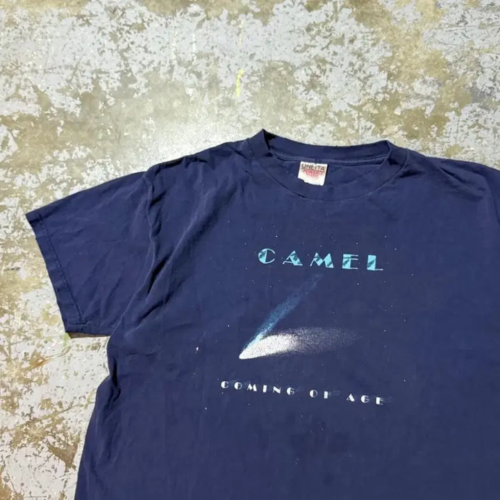 [SOLD OUT] 00s camel coming of age vintage band tee