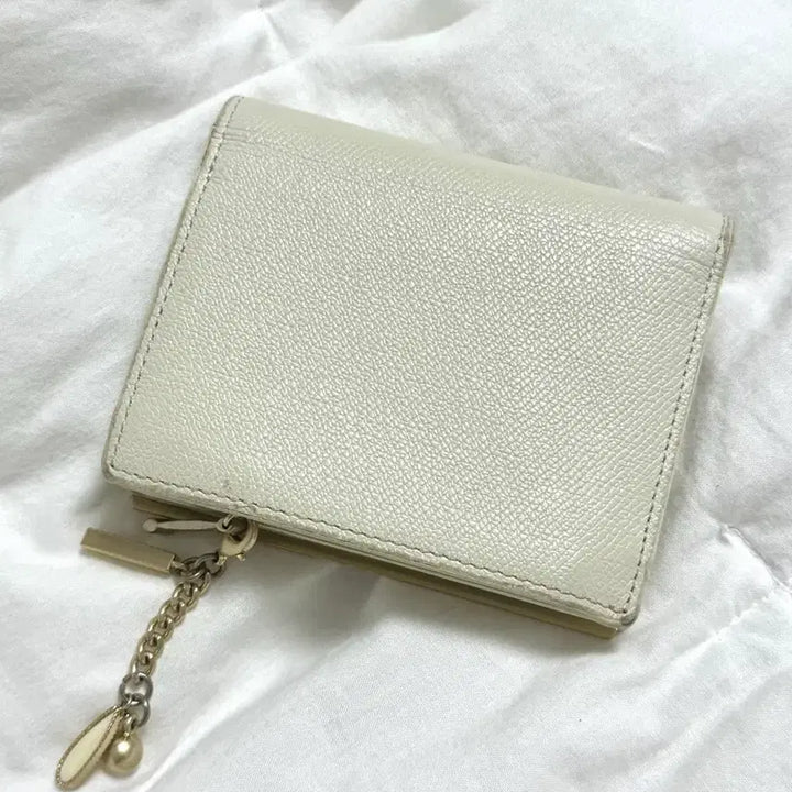 [SOLD OUT] 루이까또즈 여성 아이보리 화이트 반지갑 지갑