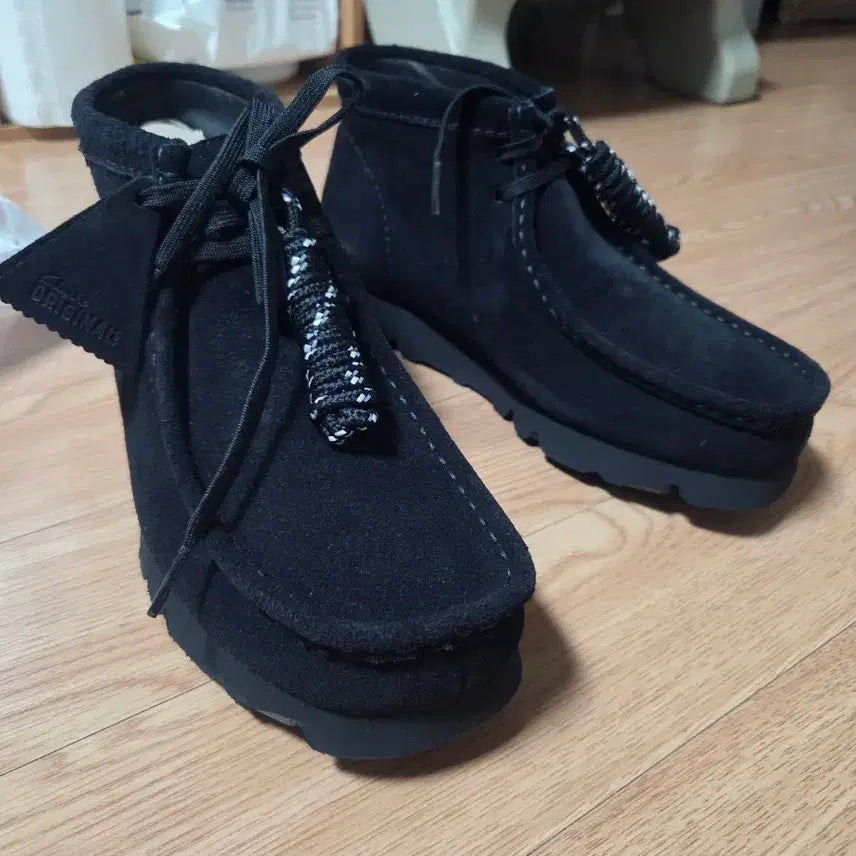 [BUNJANG] Clarks Wallabee GTX UK7 Shoes / (새상품) 클락스 왈라비 gtx uk7
