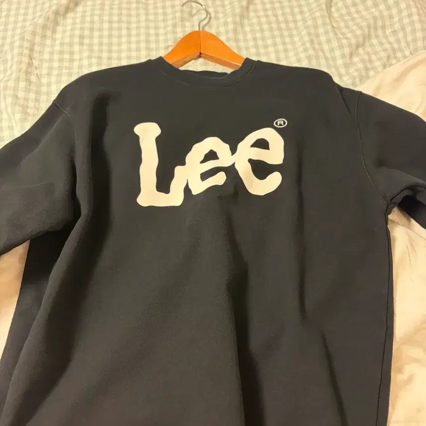 [SOLD OUT] Lee 리 검정색 맨투맨 티셔츠