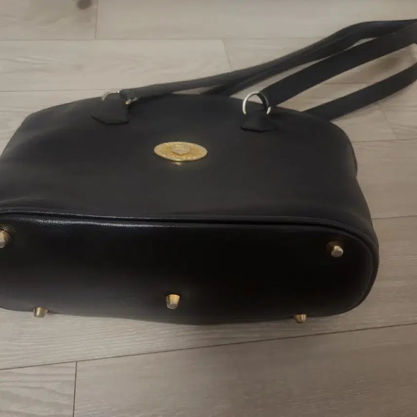 [BUNJANG] Burberry Black Leather Shoulder Bag / 버버리 블랙 가죽 숄더백