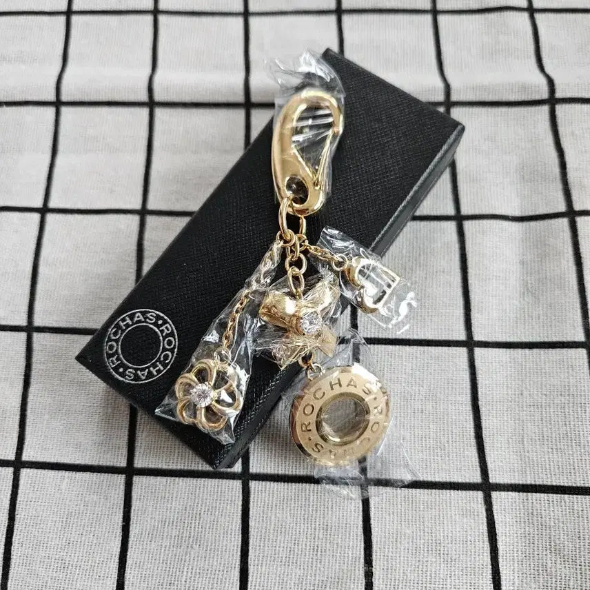 [BUNJANG] ROCHAS Gold-Tone Keychain New / ROCHAS  금장 키링 새상품