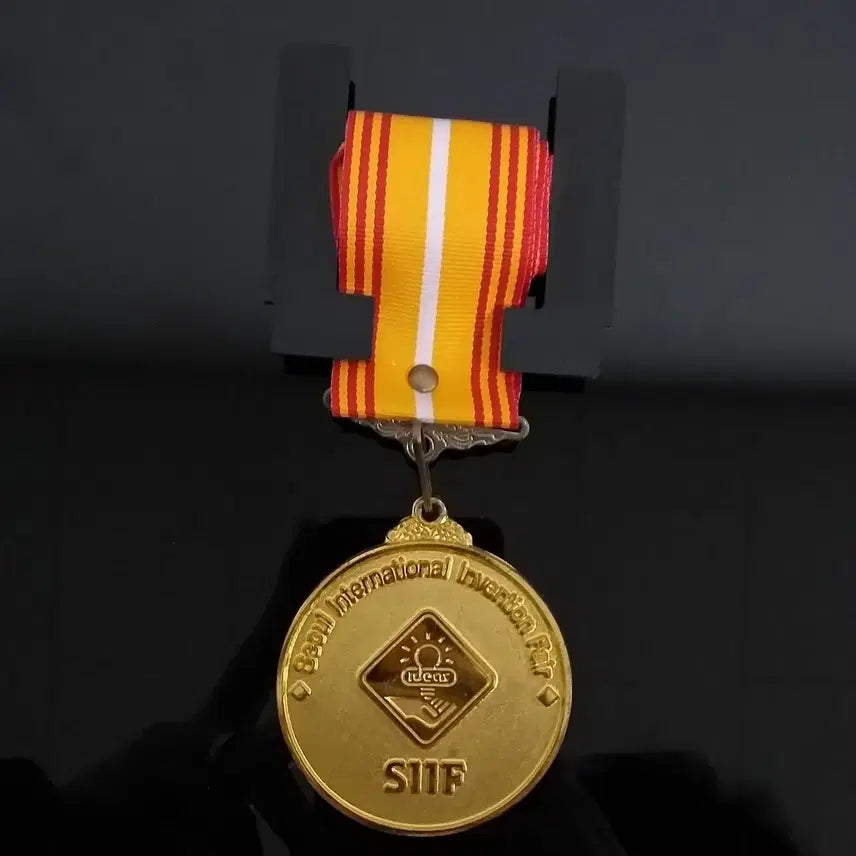 [BUNJANG] Seoul International Invention Fair Gold Medal / [메달] 서울 국제 발명 전시회 금상 메달 w598