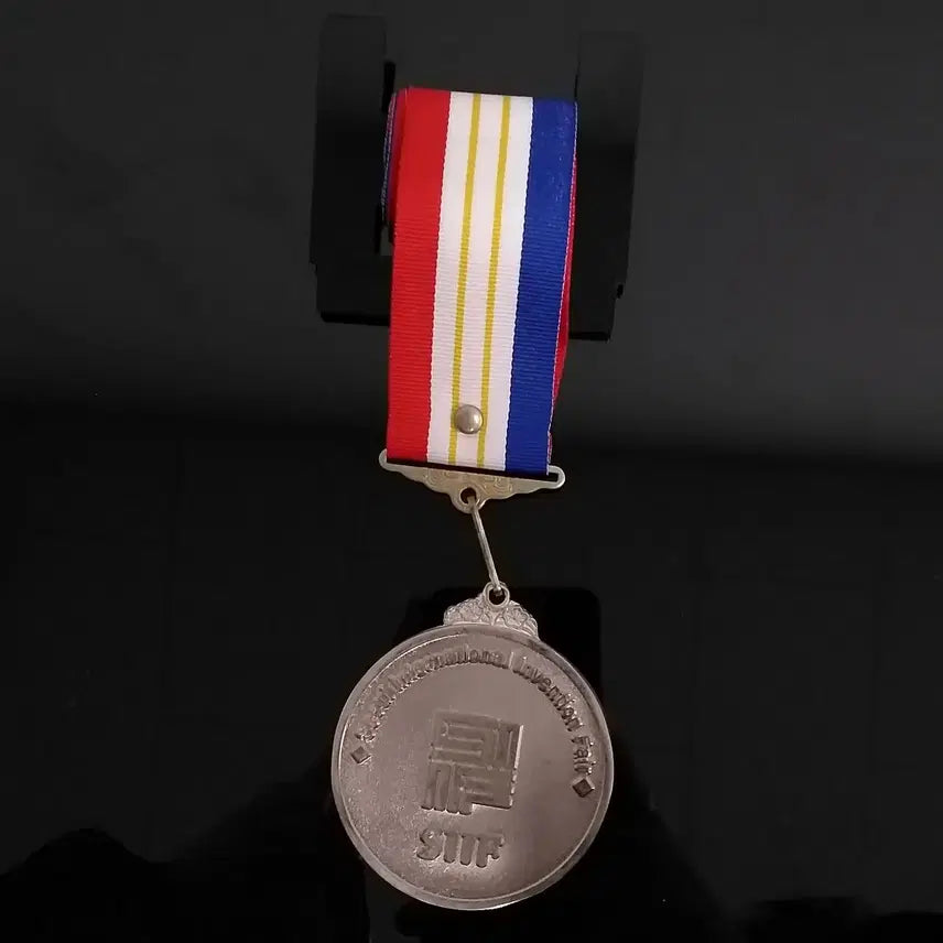[BUNJANG] Seoul International Invention Fair Silver Medal / [메달] 서울 국제 발명 전시회 은상 메달 w600
