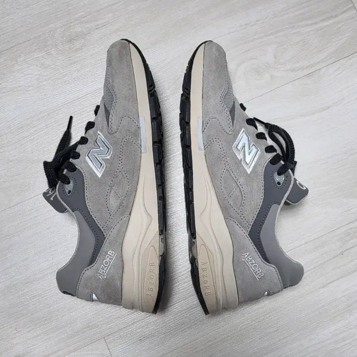 [SOLD OUT] 뉴발란스 1600 그레이 270