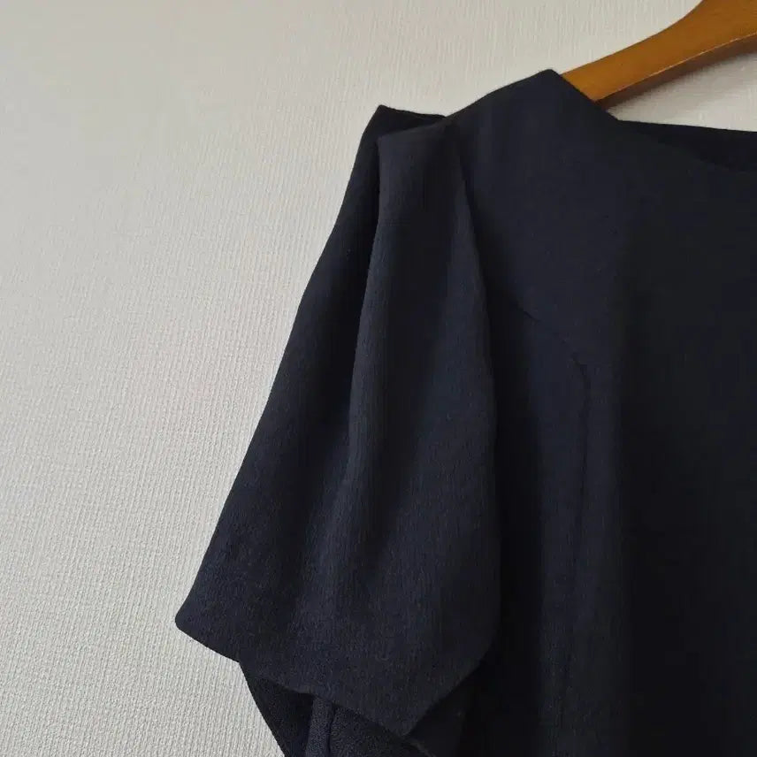 [BUNJANG] Hansum SJ Black Short Sleeve Blouse / [한섬SJ SJ]블랙 반팔 블라우스