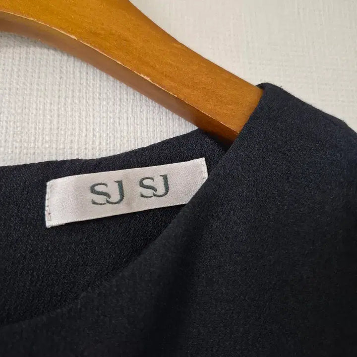 [BUNJANG] Hansum SJ Black Short Sleeve Blouse / [한섬SJ SJ]블랙 반팔 블라우스