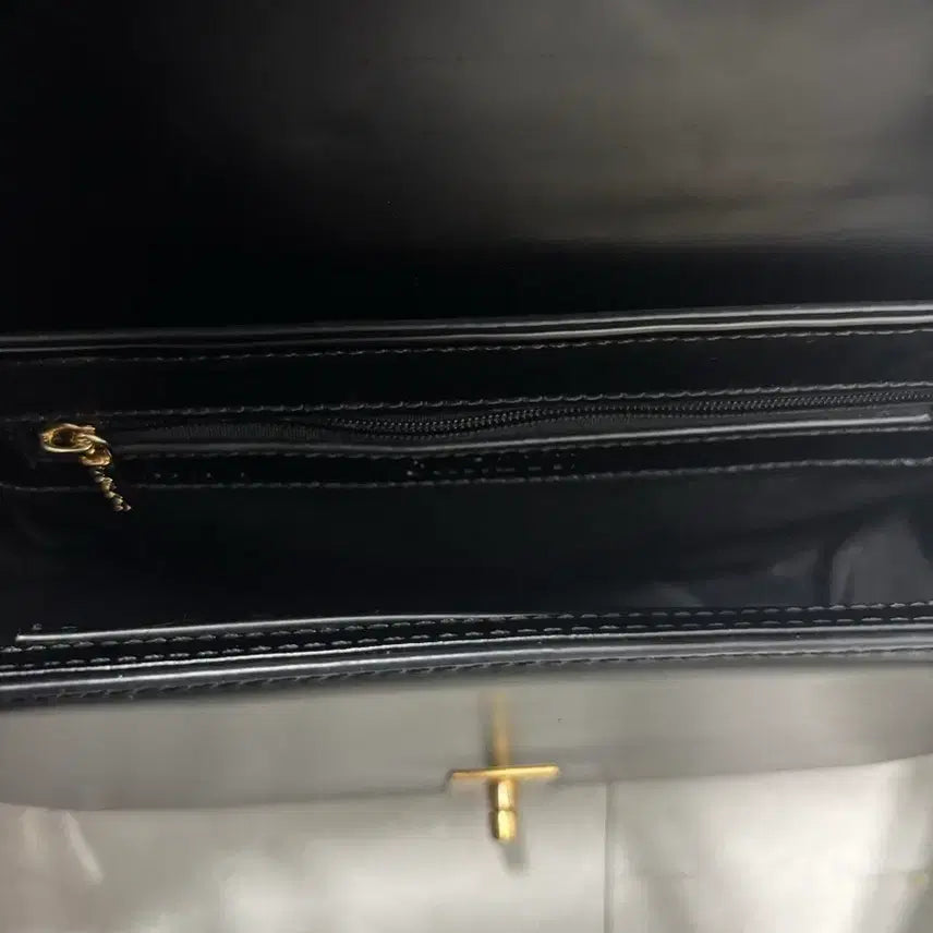 [SOLD OUT] (소가죽)칼린 엔느 숄더백 black