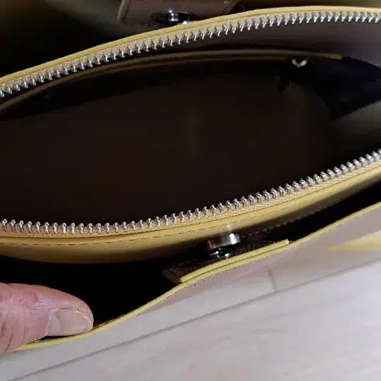 [BUNJANG] Esquire Beige Shoulder Bag / 에스콰이아 베이지 숄더백